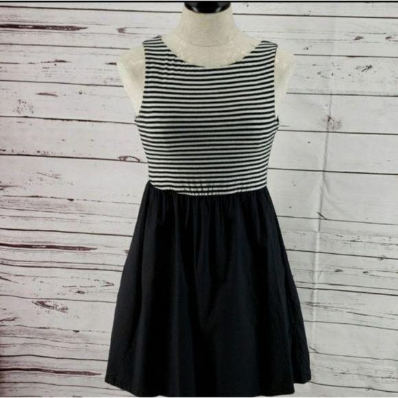 Velvet Torch Size Medium Black striped Skater Dress - Picture 2 of 6
